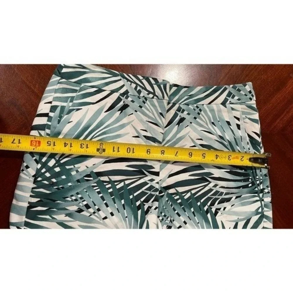 White House Black Market Tropical Palm Print Shorts‎ Size 0 Short Resort